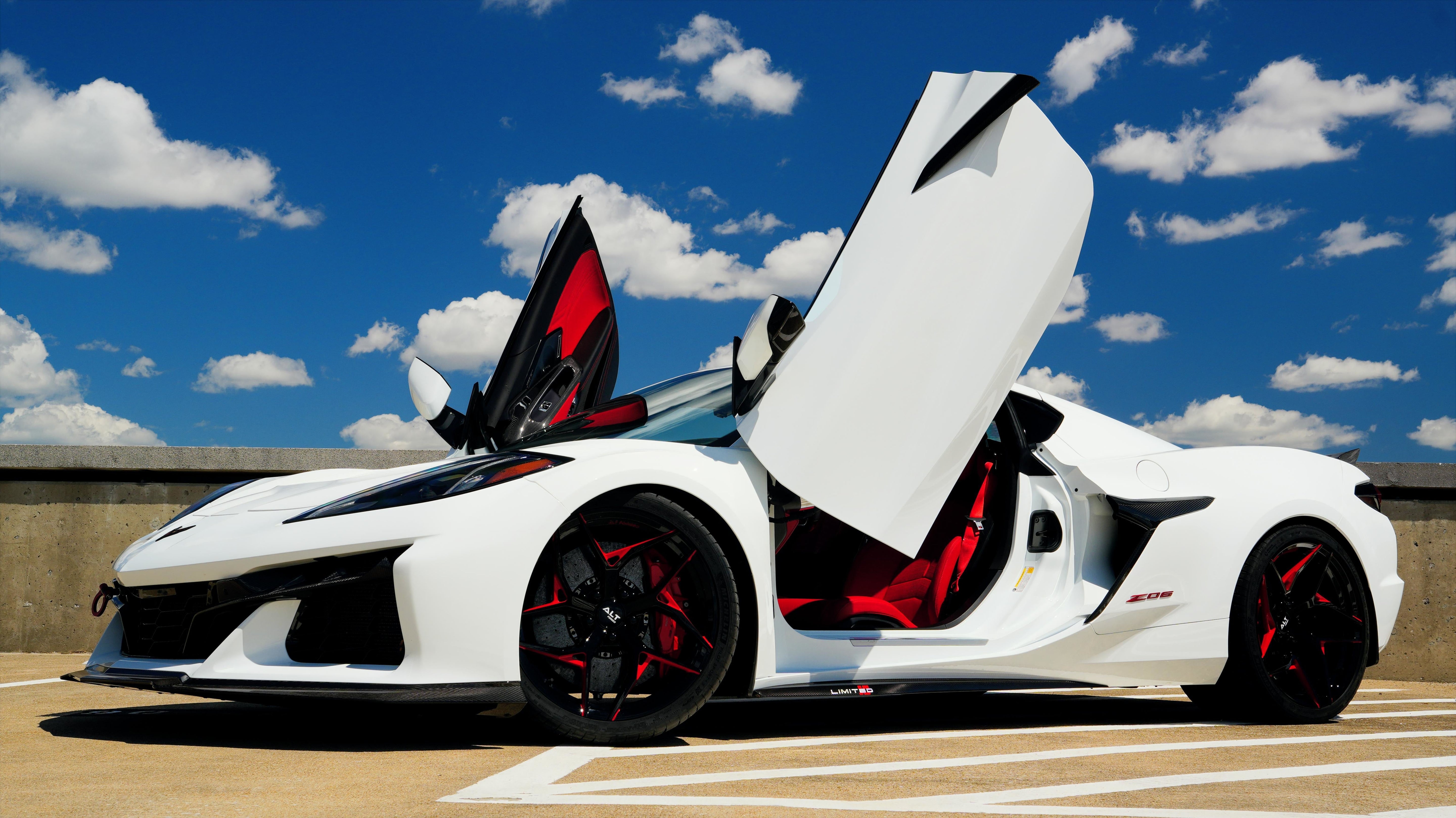 White C8 Z07 Corvette on ALT Forged ALT12 Wheels – Flush Fitment, Lightweight Strength, Sleek Design